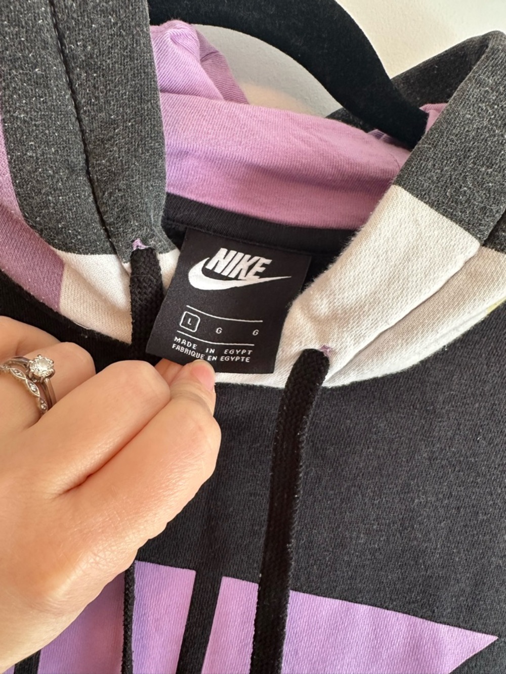 Rare Women’s Nike retro style Black Hoodie with Lavender Logo - Picture 2 of 5